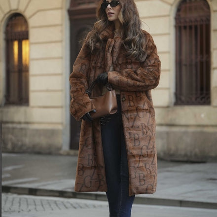 Casaco com Padrão Clássico e Corte Reto